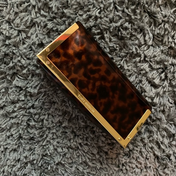 SOLD❗️Tory Burch sunglasses case - Picture 7 of 7